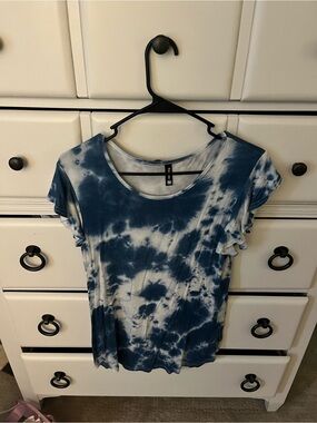 Tie-Dye Short Sleeve Women's Tee - Blue and White
